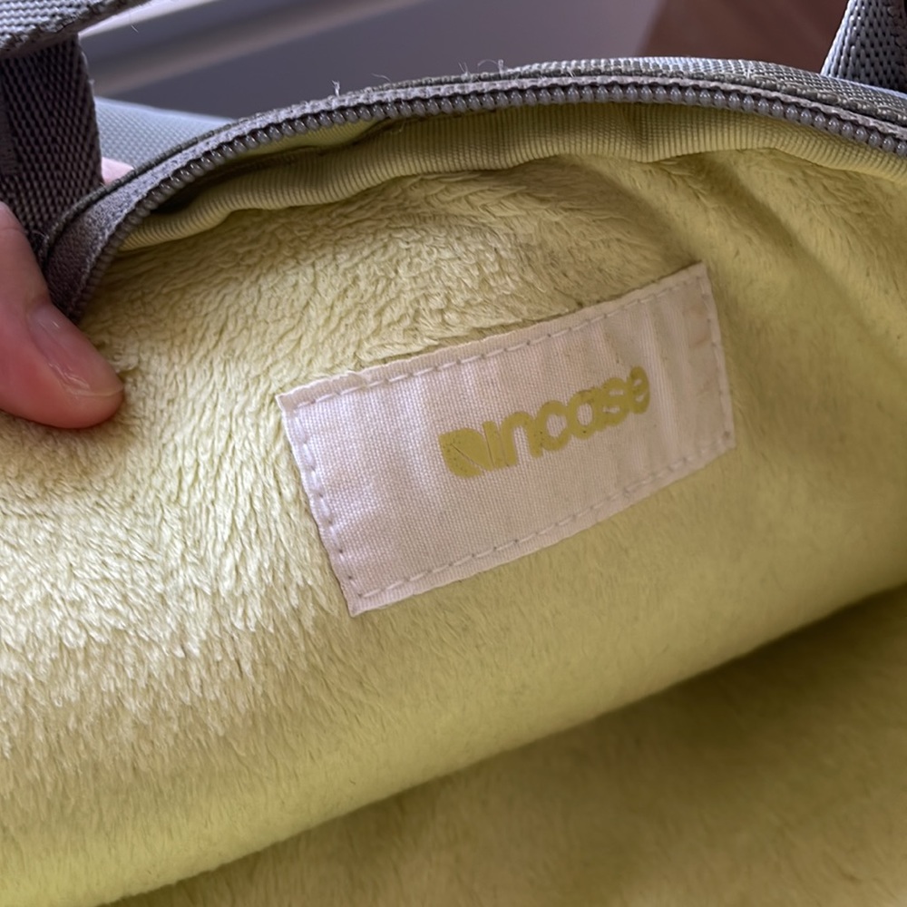 Incase laptop bag - Picture 4 of 5
